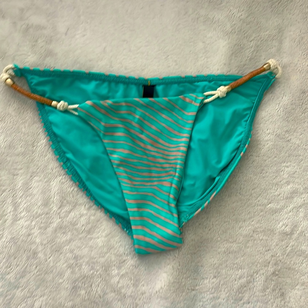 Bikini bottoms